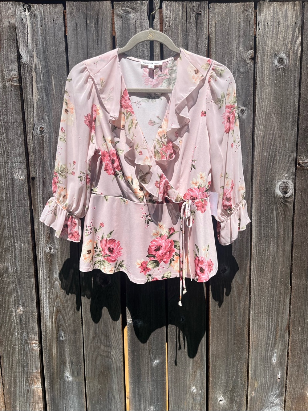 Perseption concept v-neck pink floral faux wrap top blouse size small